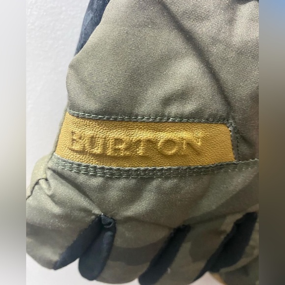 Burton Gore-Tex waterproof gloves. - Picture 2 of 4